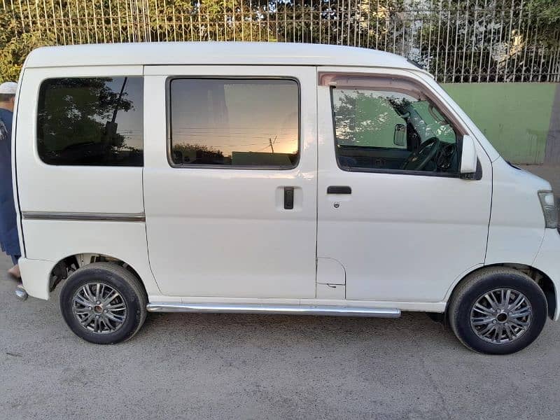 Daihatsu Hijet 2011 1