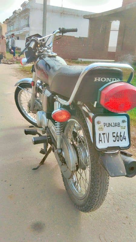 honda 125.  . . 03019777147 2