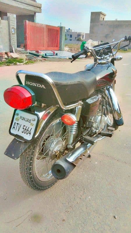 honda 125.  . . 03019777147 3