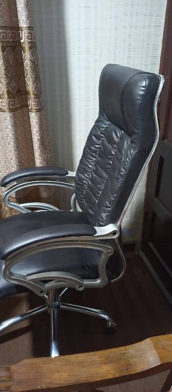 Office revolving chair for sale 1