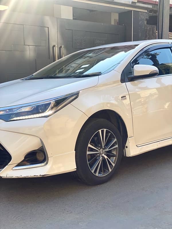 Toyota Altis Grande 2018 1.8 5