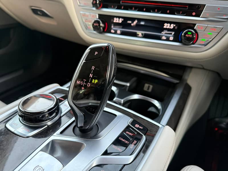 BMW 7 Series 2019 10