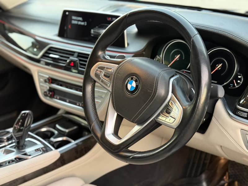 BMW 7 Series 2019 15