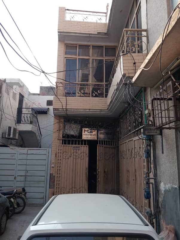 10.5 Marla Double Story House For Sale In 32 Warris Road Lahore 2