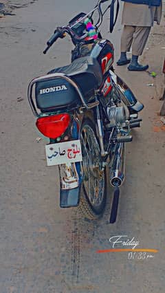 I am selling my bike Honda cd 70 dabal Saman ka sath