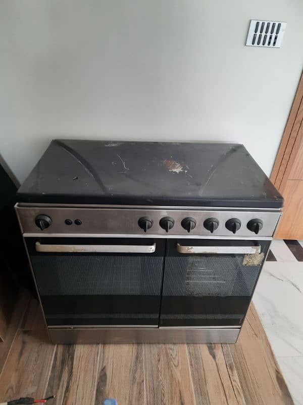 Cooking range with 5 burners for sell 1