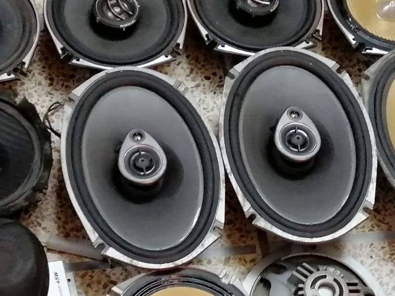 components speakers amplifier woofers players 6