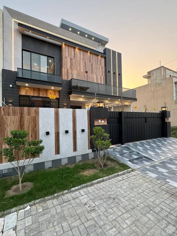 Brand new 10 Marla Beautifully Designed Modern House for Sale in DHA Phase 8 Ex Air Avenue 0