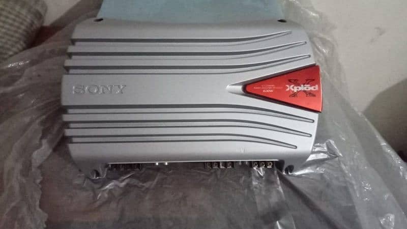 Sony xplod imported amplifier 4 channel and woofer 3