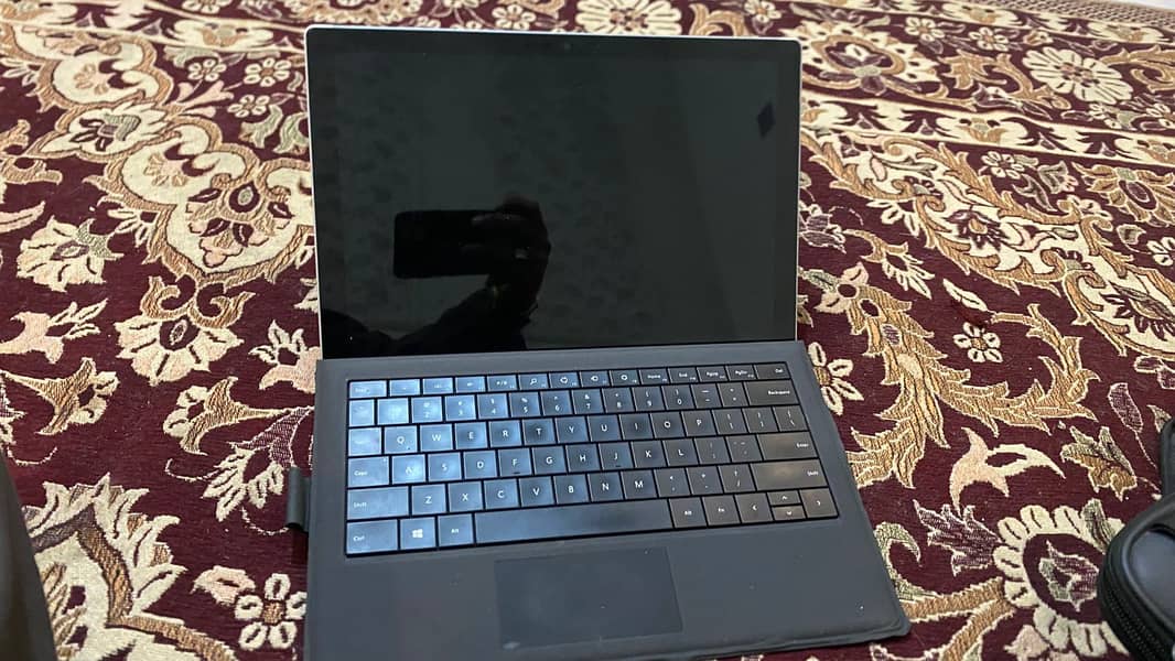 Microsoft Surface Pro  Core i5 7th Generation 0