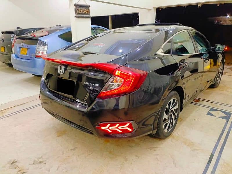 Honda Civic Oriel 2018 4