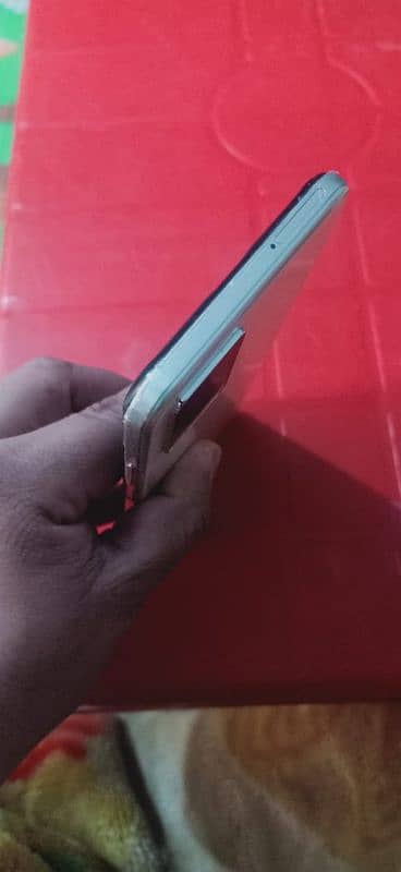 Vivo y33t Condition 10/9.5 6