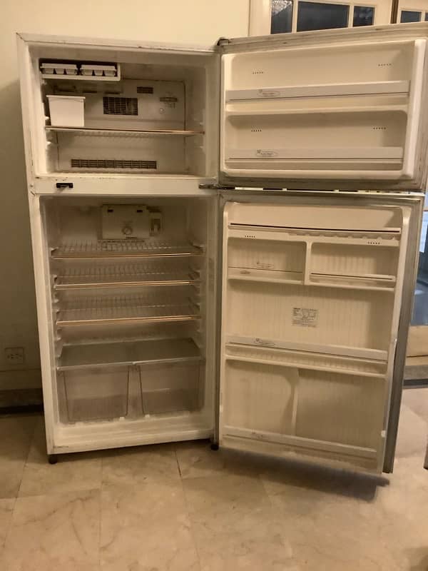 National Refrigerator - Frost Free 1