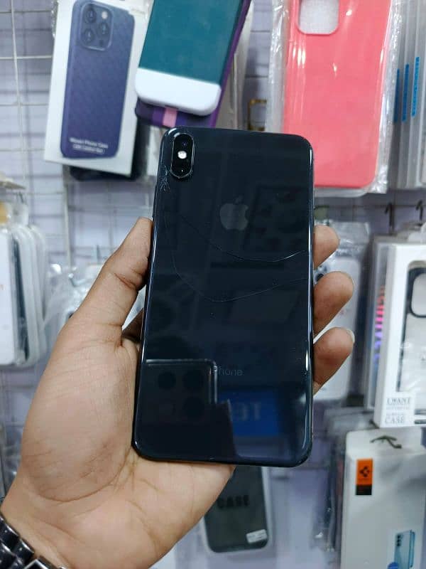 Iphone Xs Max 256GB Pta Official Approved 0