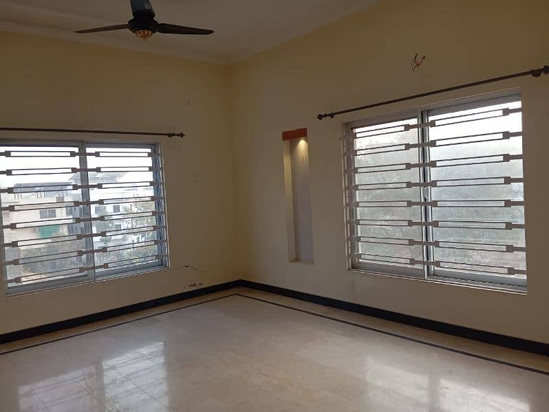 14marla upper portion avelebal for rent in G15 F15 1