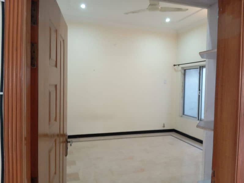 14marla upper portion avelebal for rent in G15 F15 4