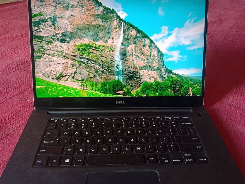 dell XPS 7590 H hexa core 1