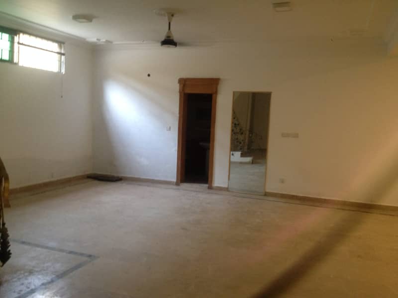 CORNER HOUSE AVAILABLE FOR RENT AT F-11/3 ISLAMABAD 0