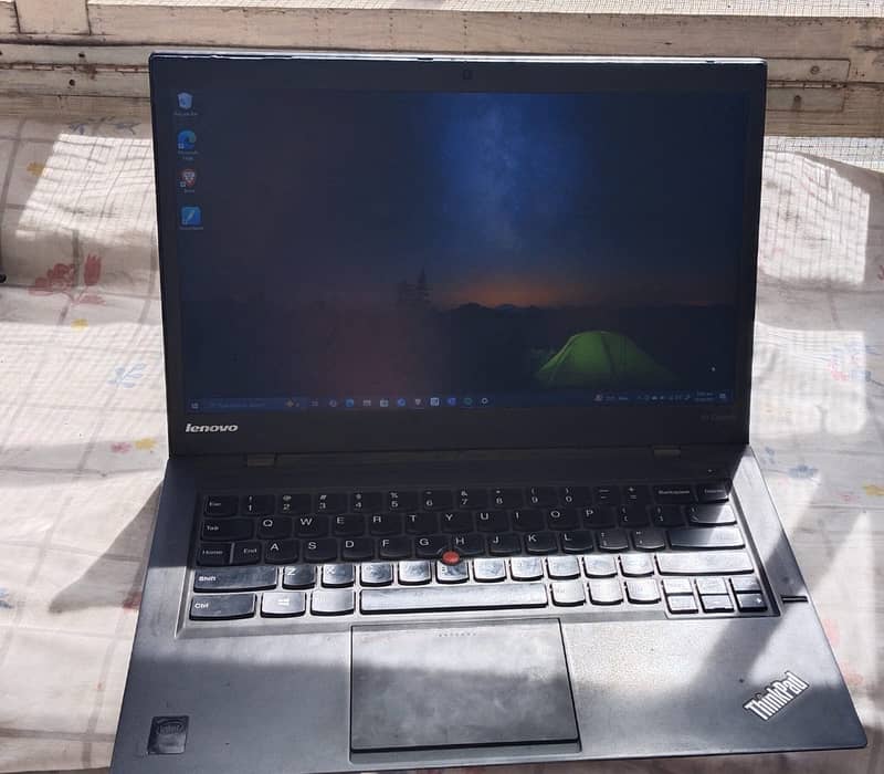 Lenovo ThinkPad X1 Carbon (4th Gen) 1