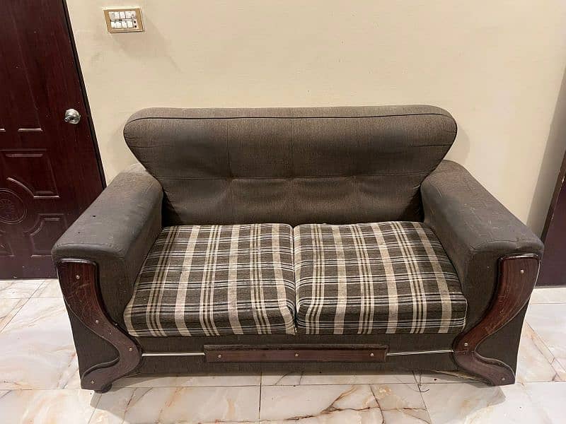 7 seater sofa set decent condition 1