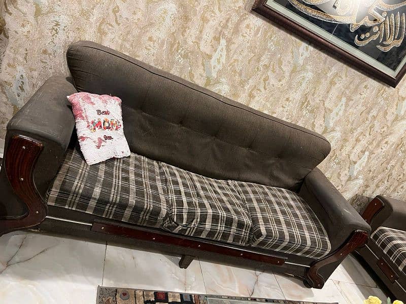 7 seater sofa set decent condition 7