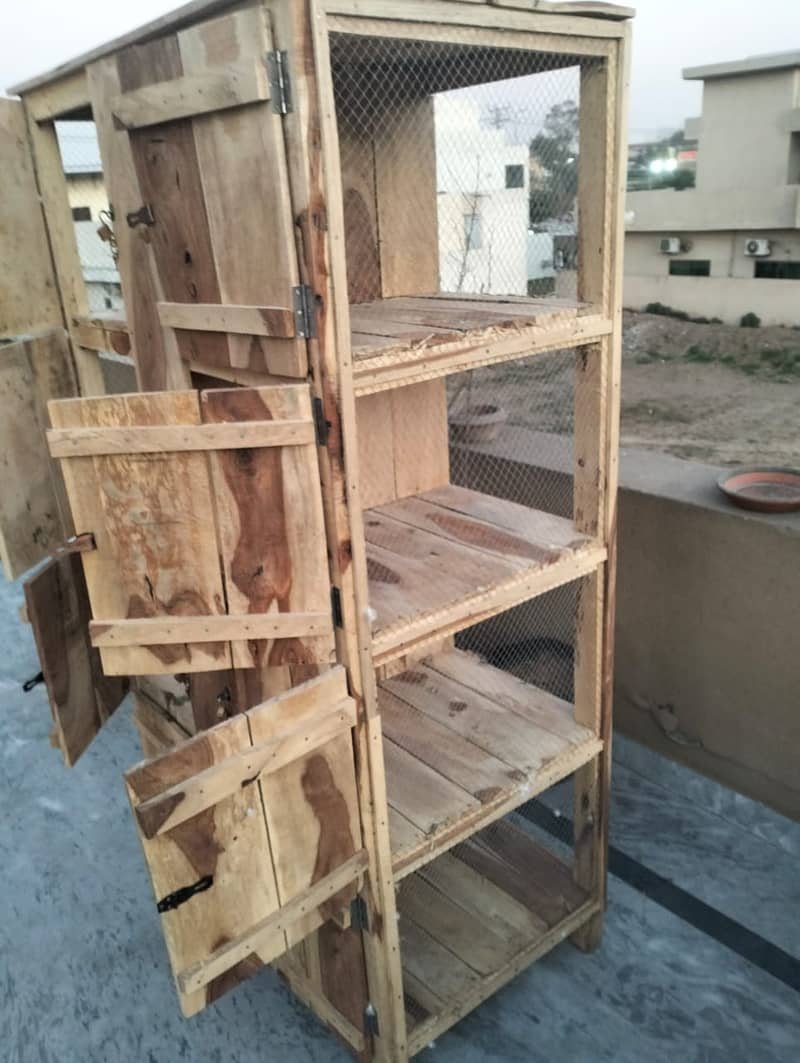 8 portion heavy wood cage 1 month used only perfect condition 2