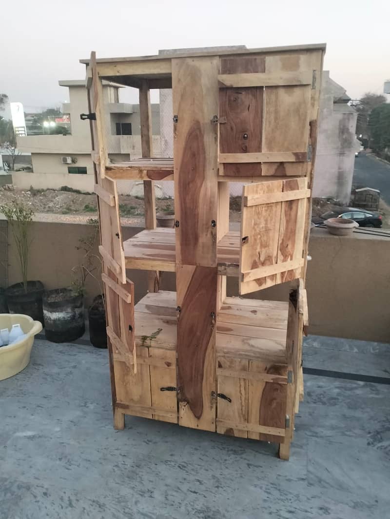 8 portion heavy wood cage 1 month used only perfect condition 5