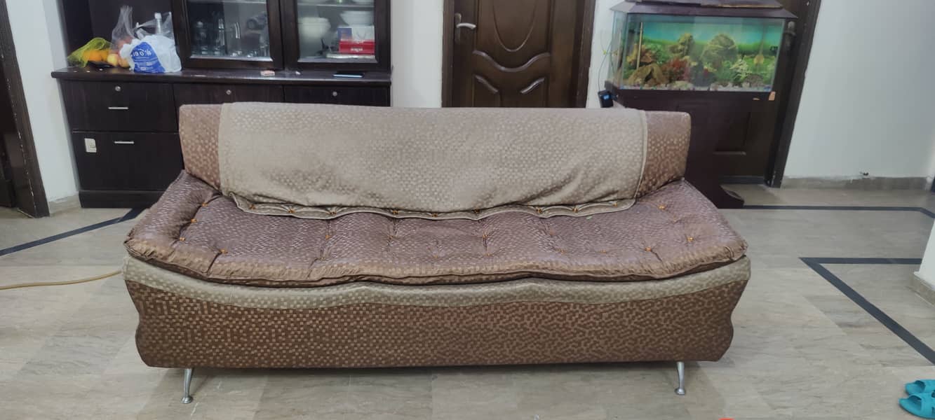 Sofa Urgent Sale. 0