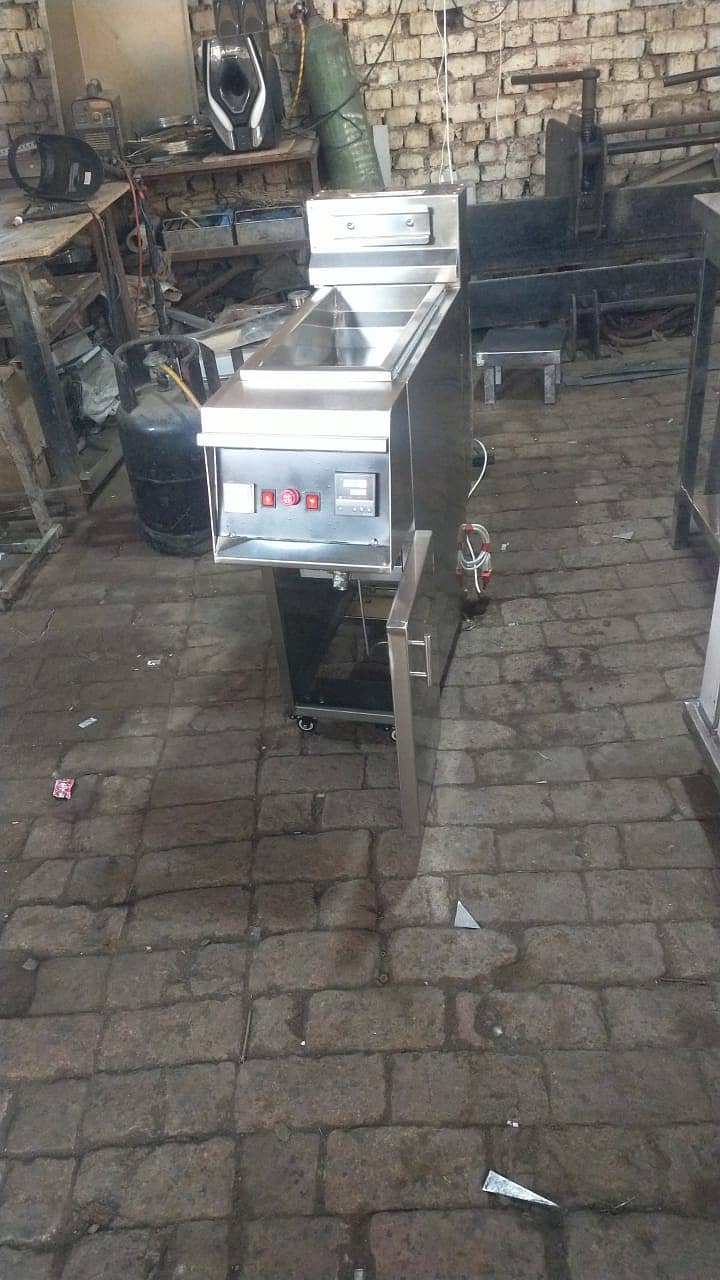 Fryer / counters / chiller / Hot plate / Qeema machine / Kitchen Item 6