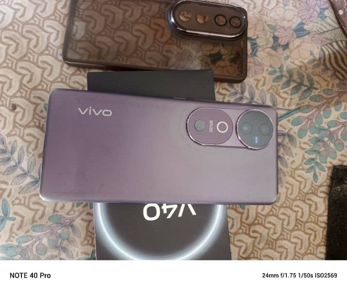 Vivo v 40 0