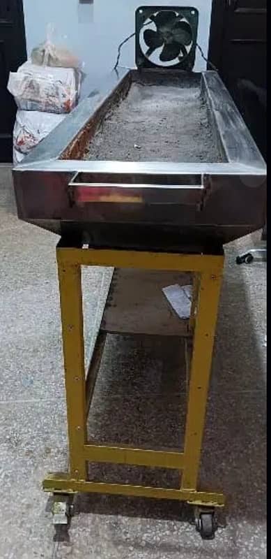 Bar-B. Q Grill with moveable Stand 3