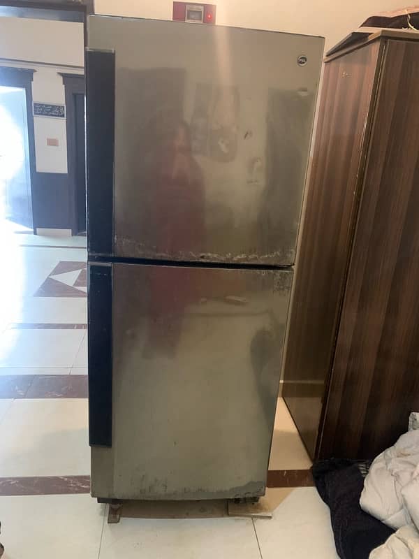 i want to sale my full size fridge 1