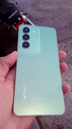 vivo y100 full lush Condition