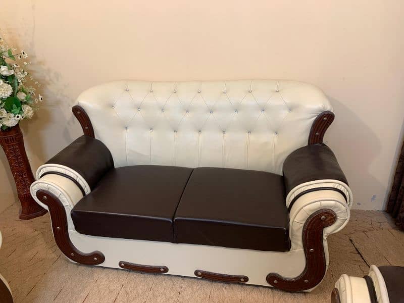 Sofa set for sale in flexible price 3