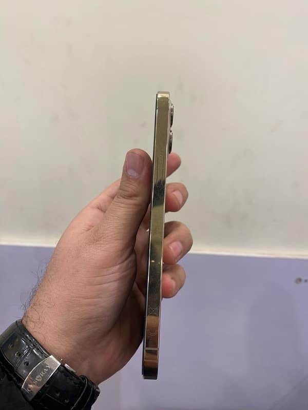 iphone 12 pro max 256 Gb PTA approved 3