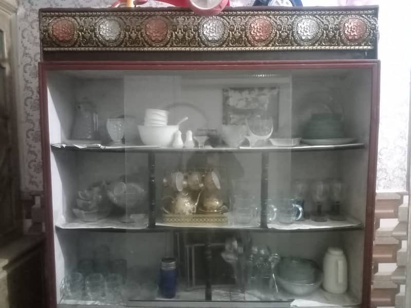 Crockery Cabinet/wardrobe 2