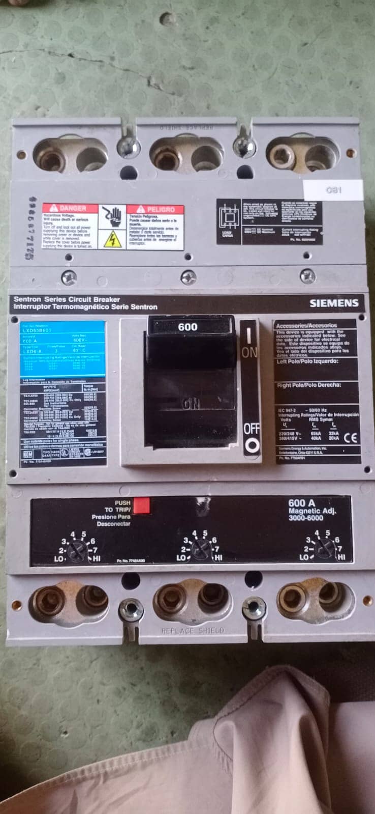 SIEMENS 600 AMP BREAKER 2