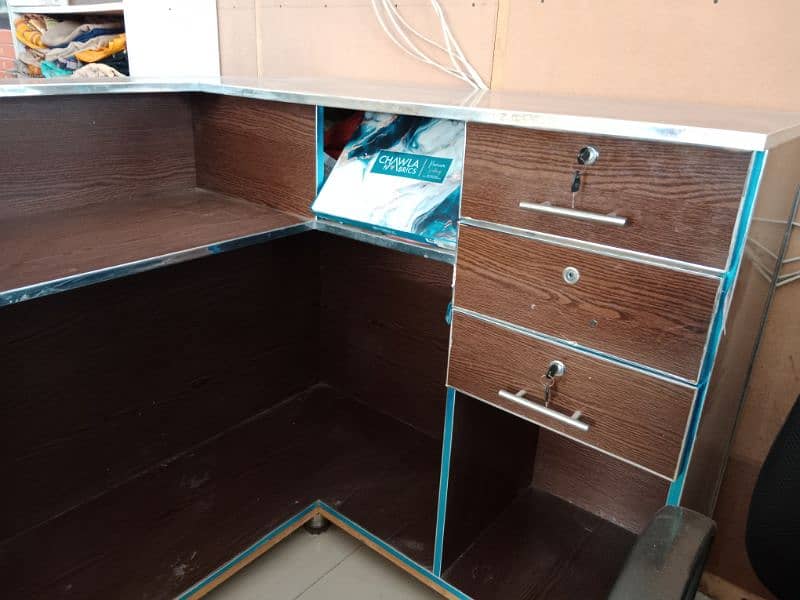 Resection Counter For Sale: Length 6Ft: And Waist 4Ft 4