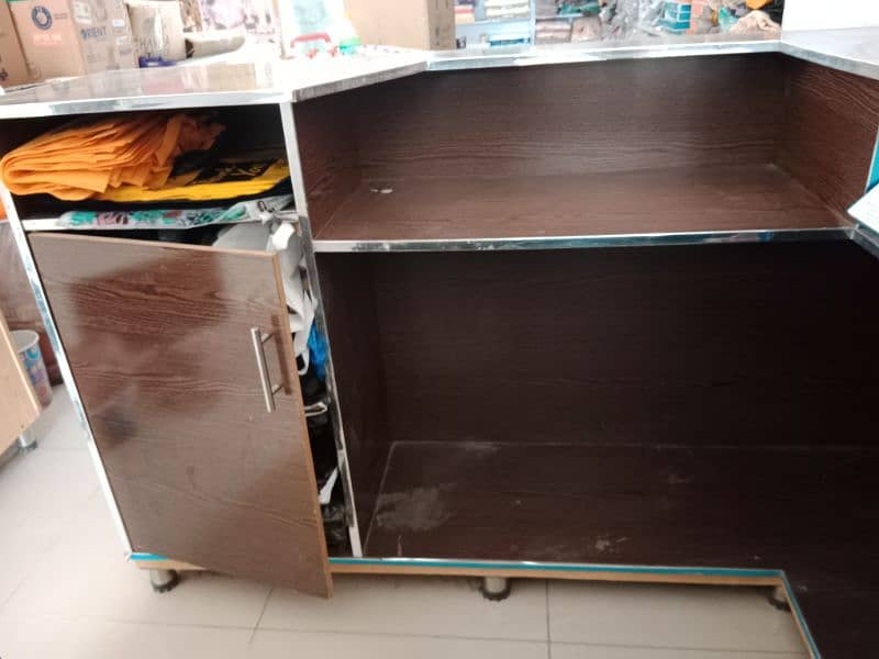 Resection Counter For Sale: Length 6Ft: And Waist 4Ft 6