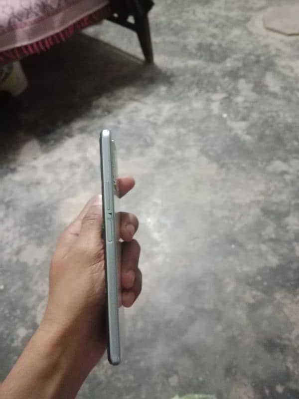 i want to sale my VIVO Y21 mobile 1