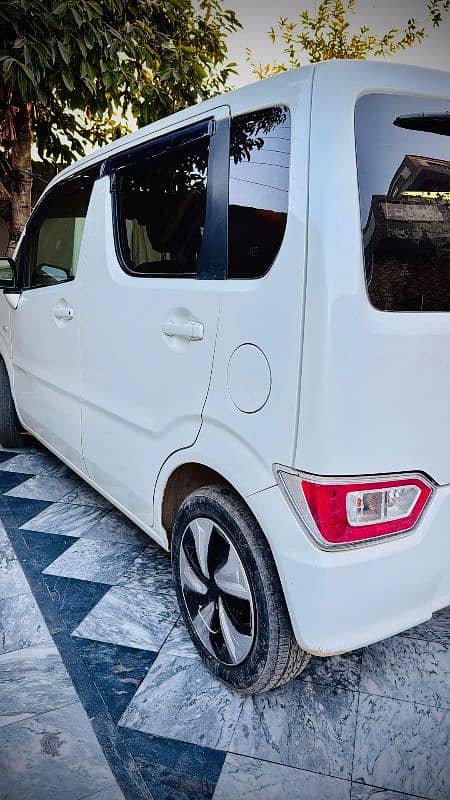 Suzuki Wagon R 2019 1