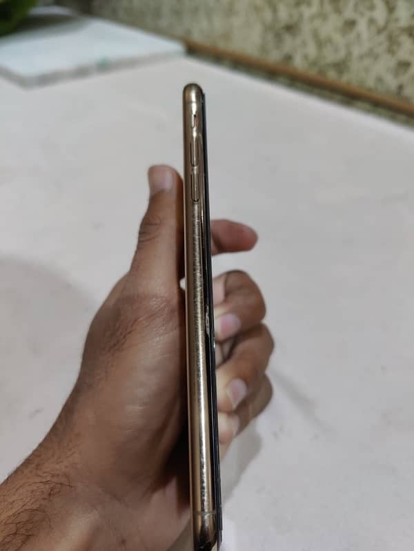 Iphone XS Max  256GB  PTA Approved 5