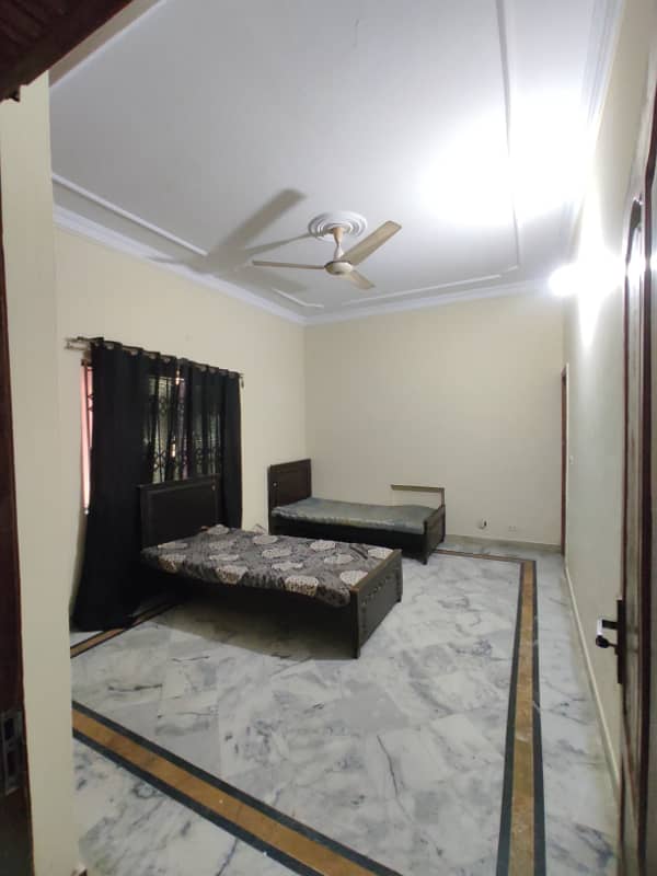 Room for rent in g-11 Islamabad 2