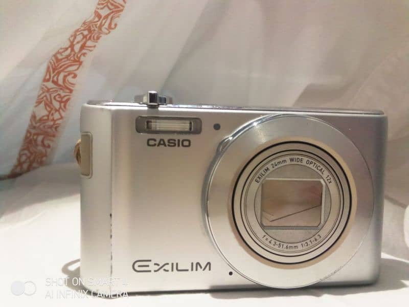 Casio camera 12 x (16.1 mega pixels) 1