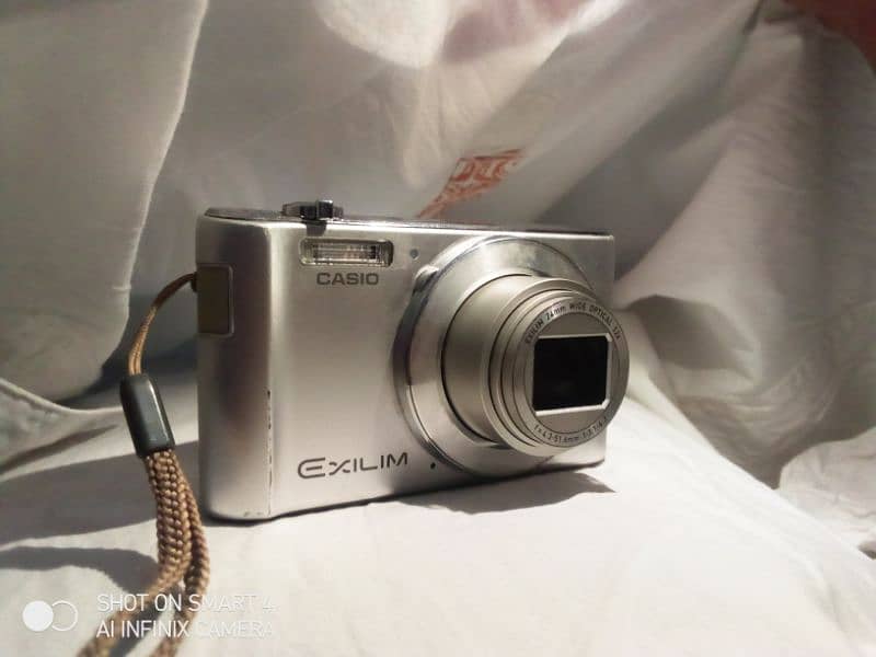 Casio camera 12 x (16.1 mega pixels) 9