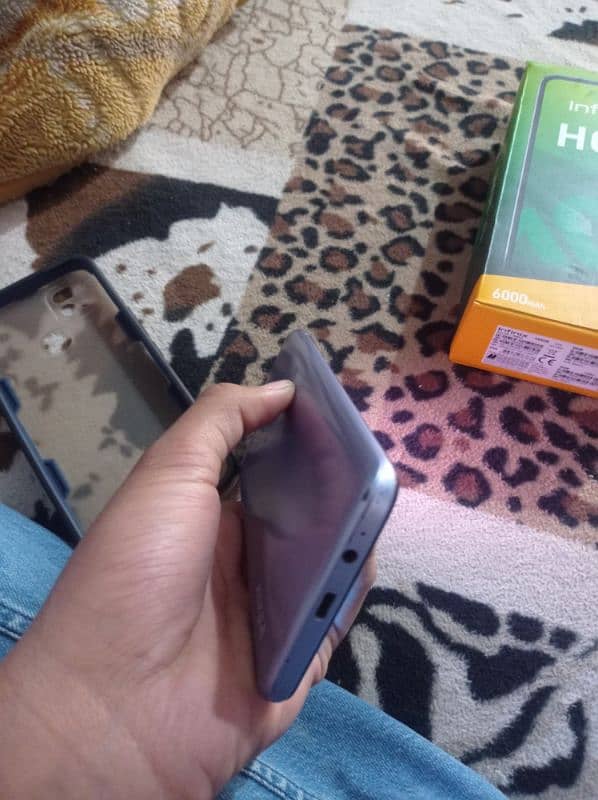 infinix hot 10i 128gb storage with box 11