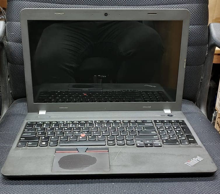 Laptop Lenovo E560 15" 1