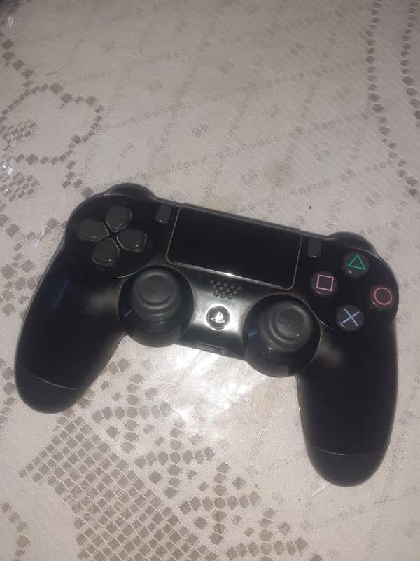 Ps4 original controller 10/10 condition 1