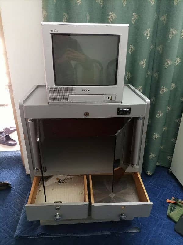 Sony TV + TV trolley for sell , good condition 3