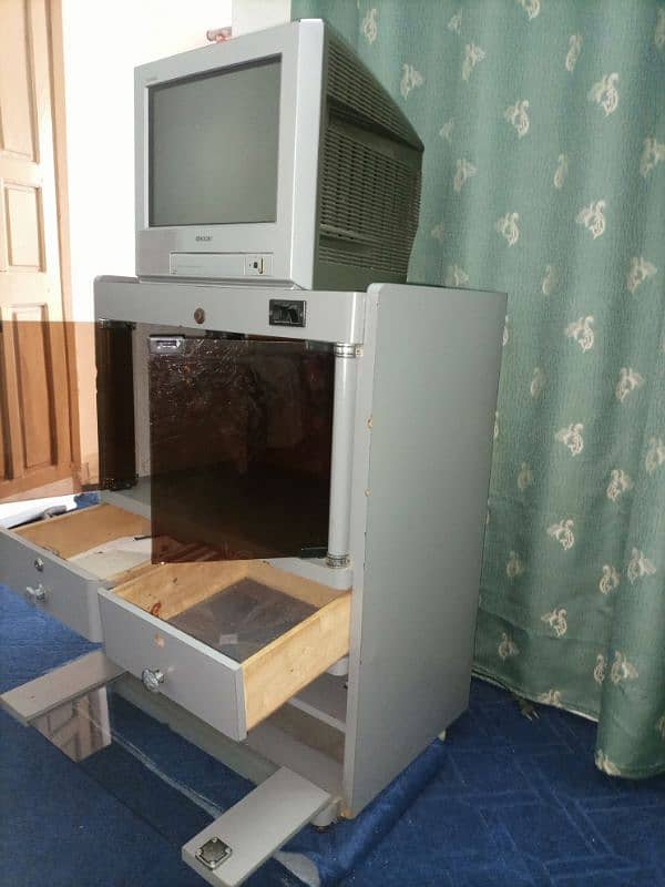 Sony TV + TV trolley for sell , good condition 8